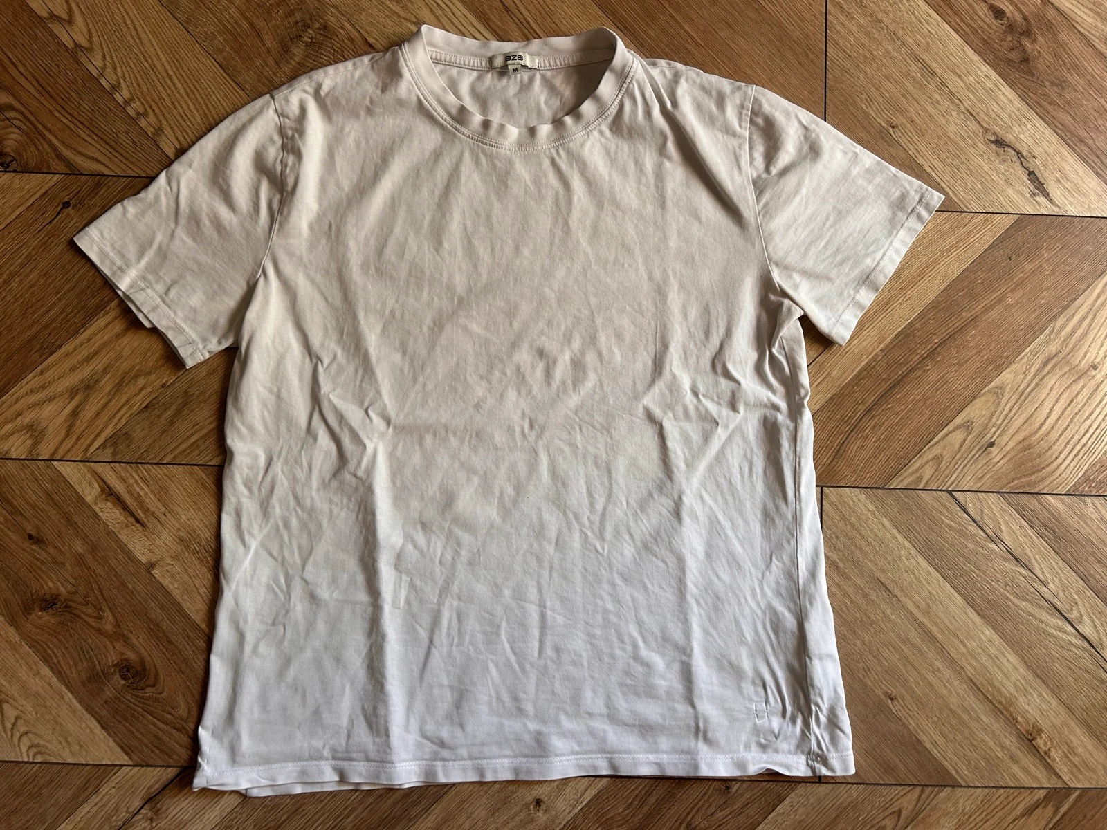 👕 White BZB T-shirt — Size M — 100% Cotton – photo 2
